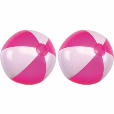 2x opblaasbare strandballen roze/wit 28 cm speelgoed